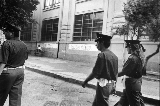 11-Polizia-merda-carabinieri-froci-