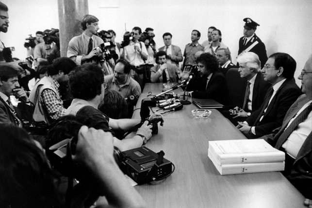 15-Conferenza-stampa-Giancarlo-Caselli-ed-il-giudice-Roberto-Scarpinato
